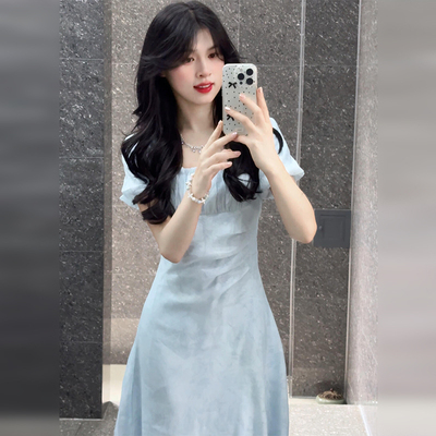 蓝色泡泡袖连衣裙子女夏季2025新款简单大方得体独特漂亮绝美长裙