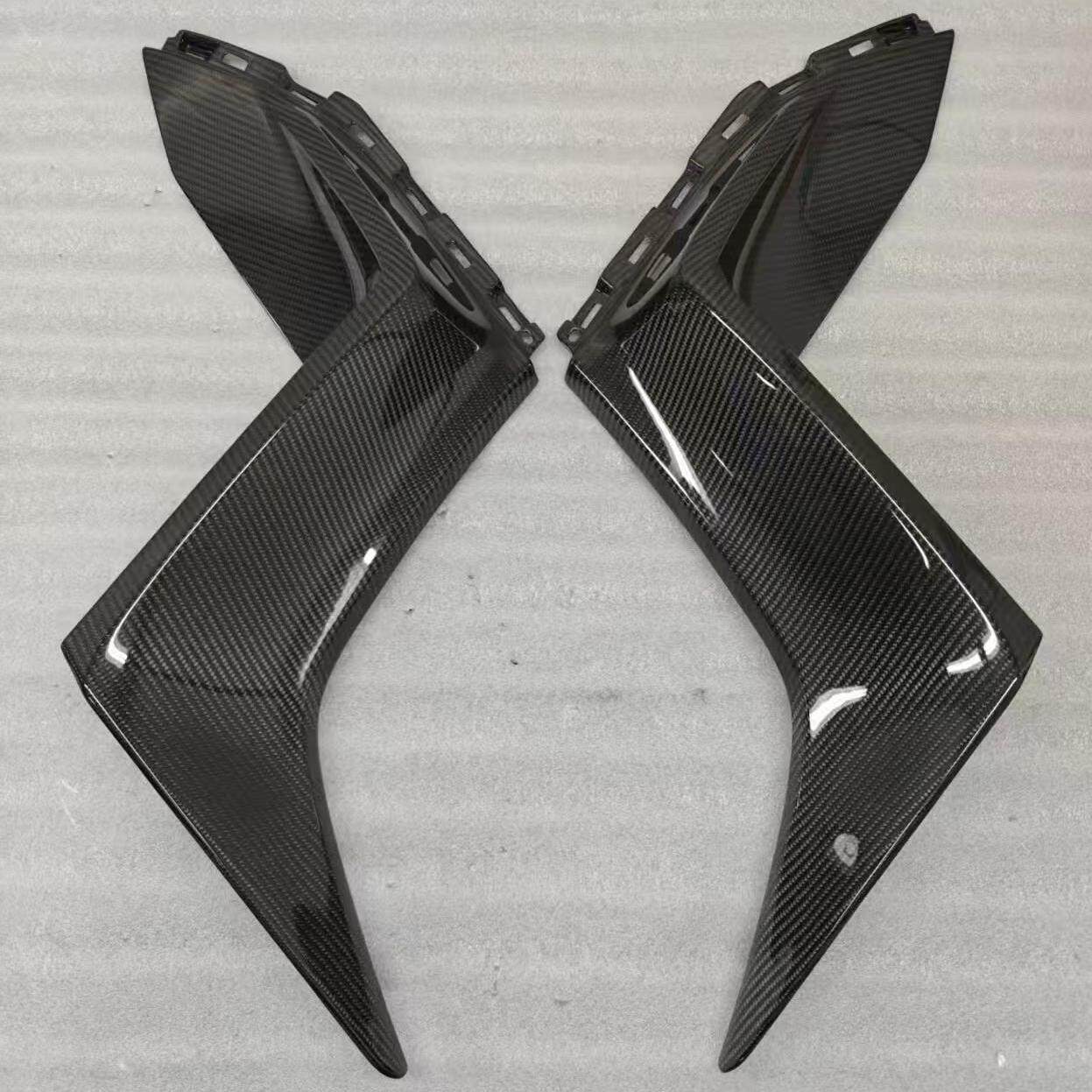 适用雅马哈 XMAX300碳纤维闪电边条车身侧边装饰护条左右一对