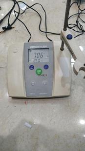 梅特勒FE20 pH计，带支架，屏幕塑料保护有破裂，显示正【询价】