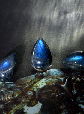 蓝光黑体拉长石吊坠天然强蓝光未镶嵌戒面裸石项坠「亚特兰蒂斯」