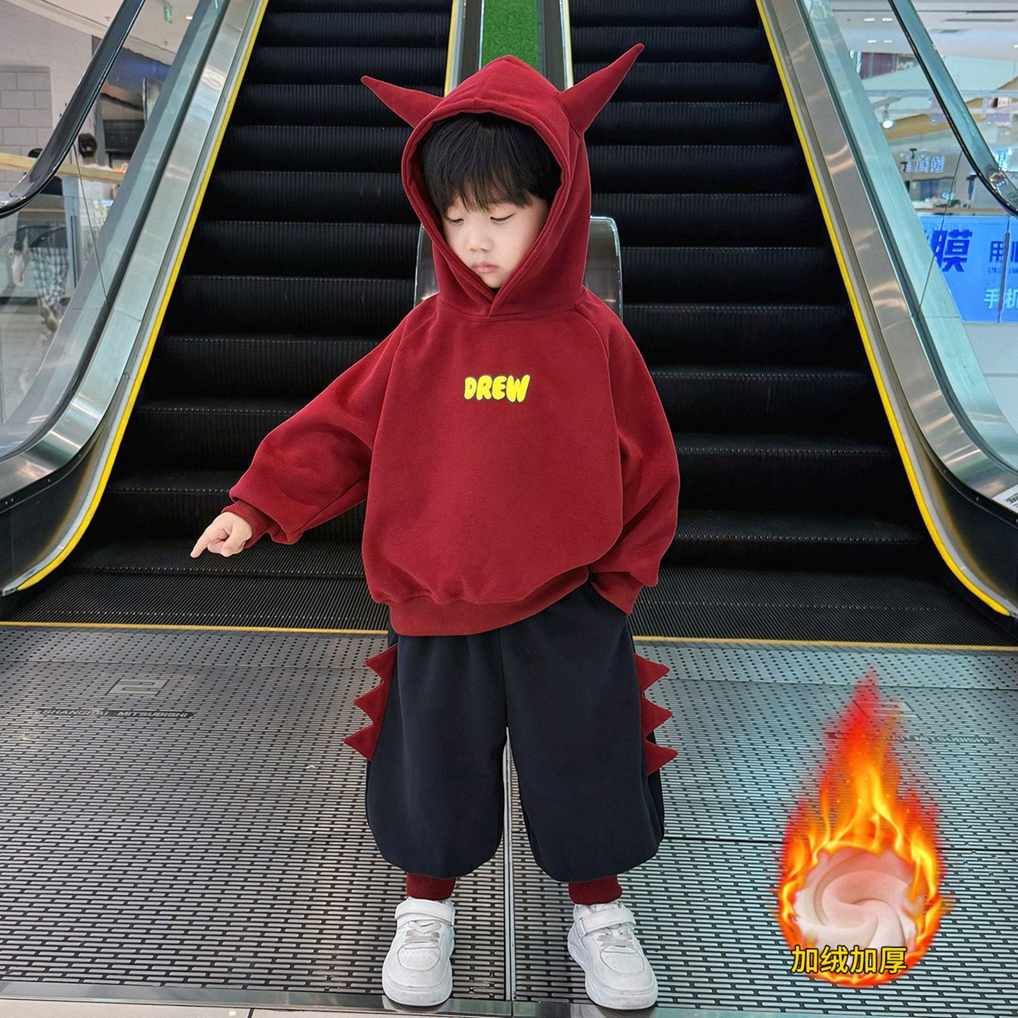 日本JGYP2026新款男童春季红色卫衣套装加绒运动两件套恐龙可爱装