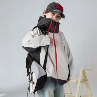 日本JGYPDM 2026新款男童冲锋衣外套中大童春秋装痞帅炸街防风潮