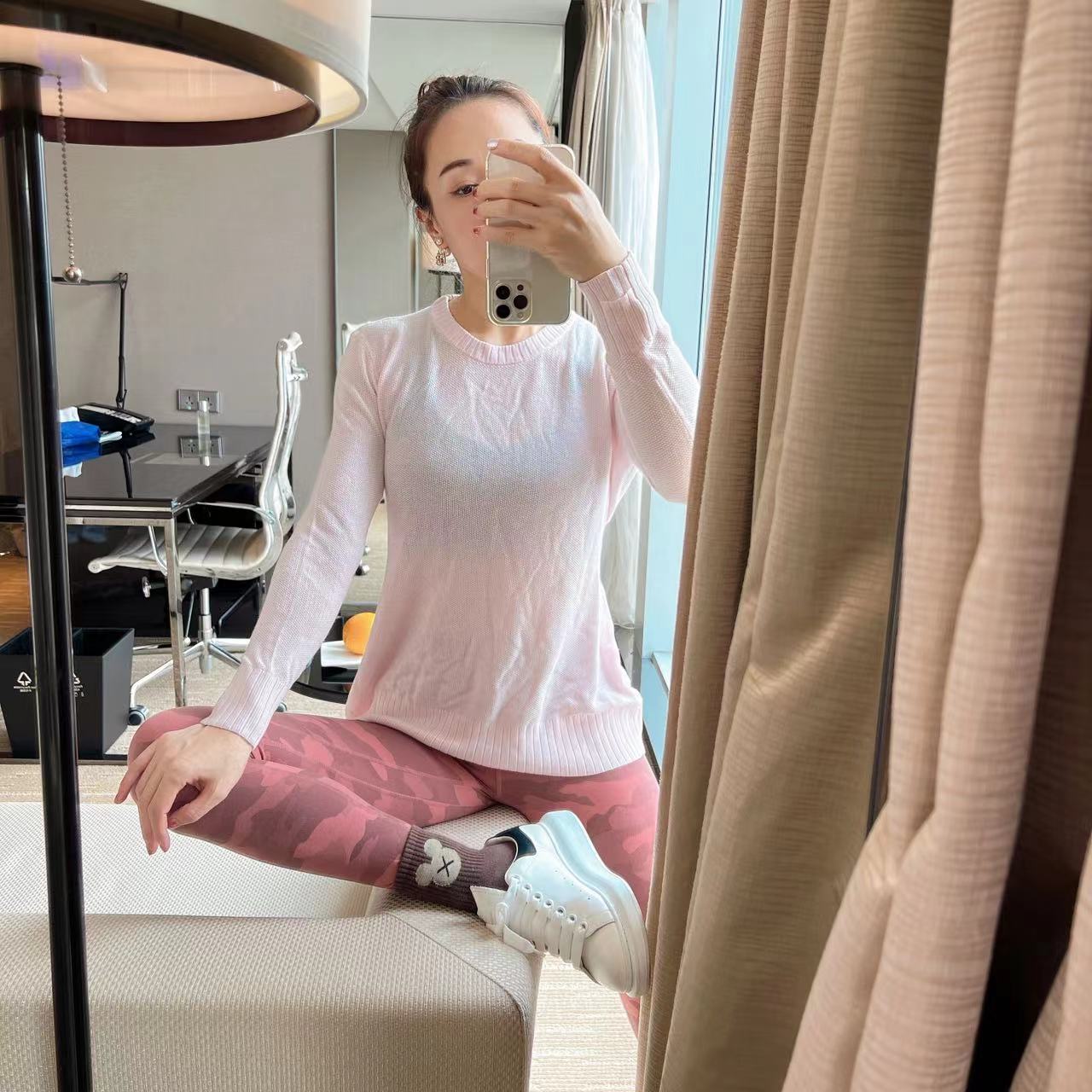Lululemon薄款针织衫美背