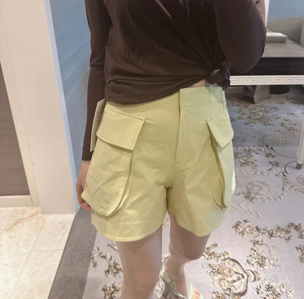 Lululemon女士超高腰工装短裤