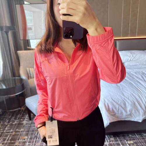 lululemon lightweight cropped track jacket 女士短款外套