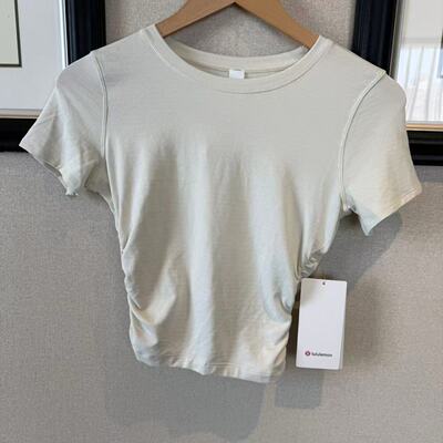 短袖T恤lululemon女士