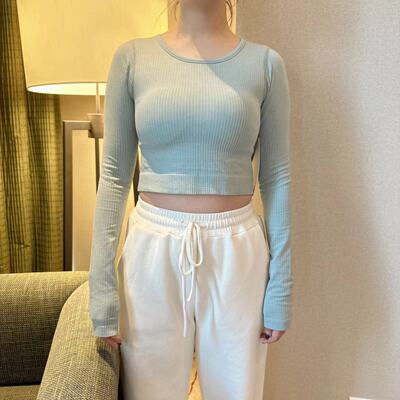 短款紧身运动长袖含胸垫