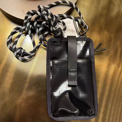 lululemon ripstop pouch lanyard 手机包 卡包