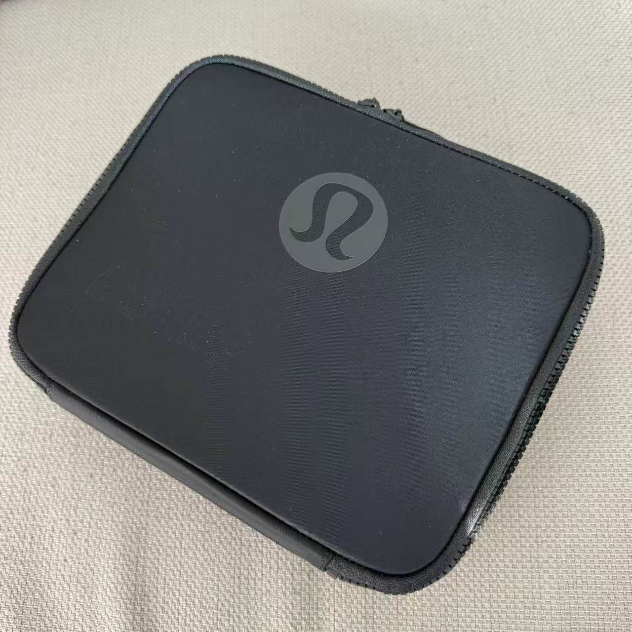 lululemon new crew lunch box 午餐包