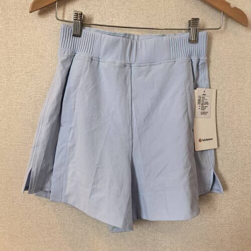 lululemon stretch woven 女士宽松剪裁宽松短裤4''
