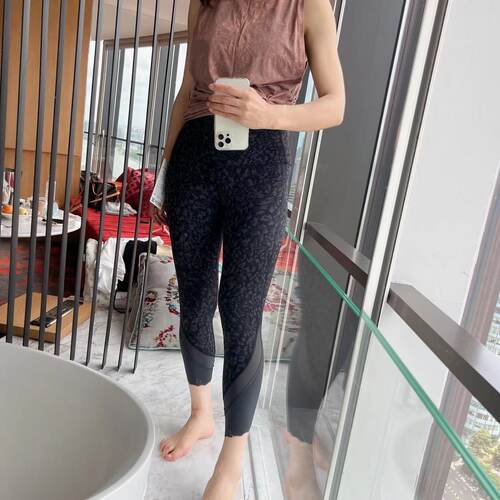 LululemonWunderUnderHRCrop23