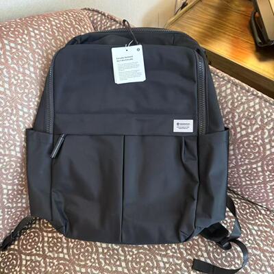 运动休闲双肩背包LULULEMON