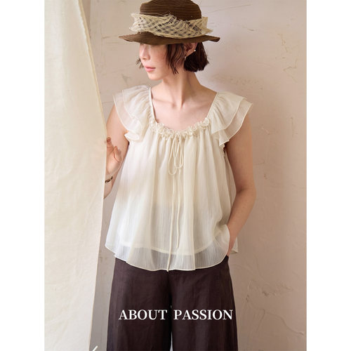 【07.17上新】About Passion · 花边系带小飞袖一字肩上衣