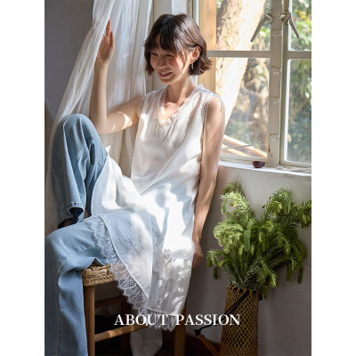 About Passion · 白色连衣裙女2026新款夏叠穿V领蕾丝花边裙子