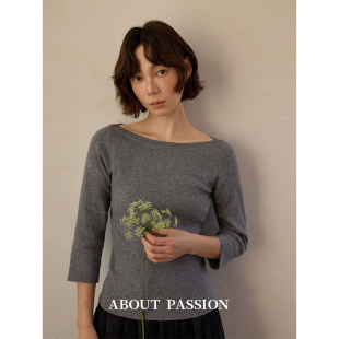慵懒一字领宽松中袖 About 法式 上衣 Passion
