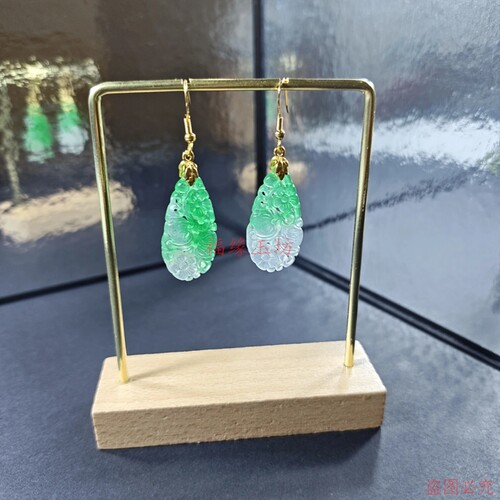 精品翡翠色冰种飘绿花镂空耳环