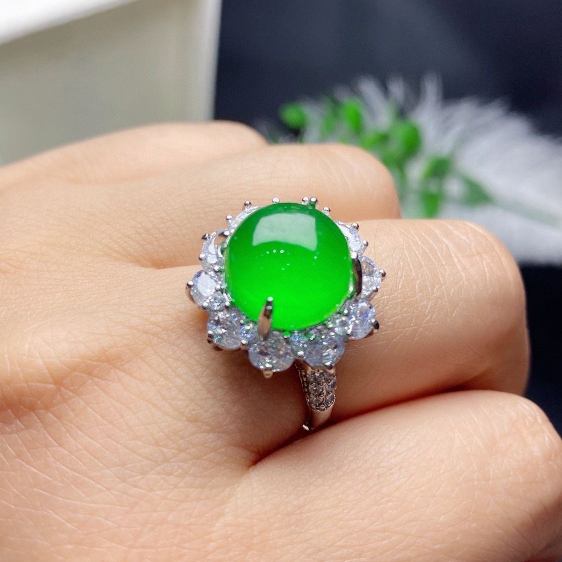 缅甸翡翠戒指女款天然蛋面冰种戒面阳绿玉石指环925银镶嵌活口