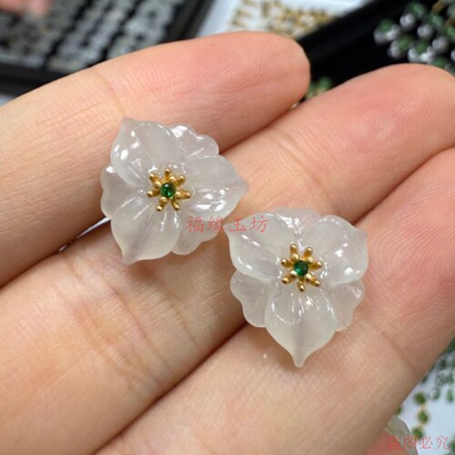 新款精品和田玉白玉三叶草耳钉