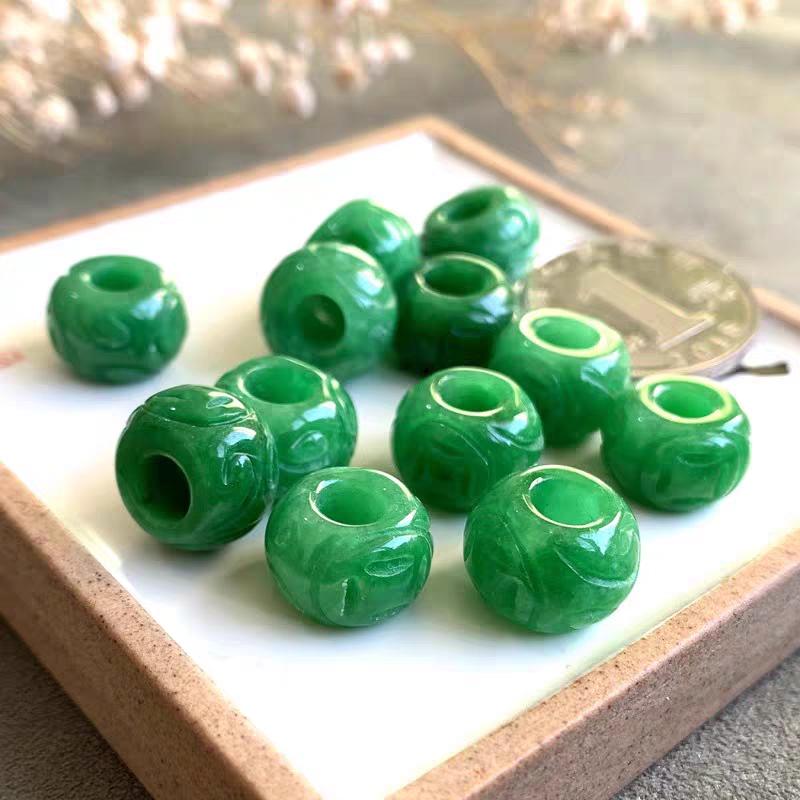 翡翠玉石配干青钱珠路路通大孔