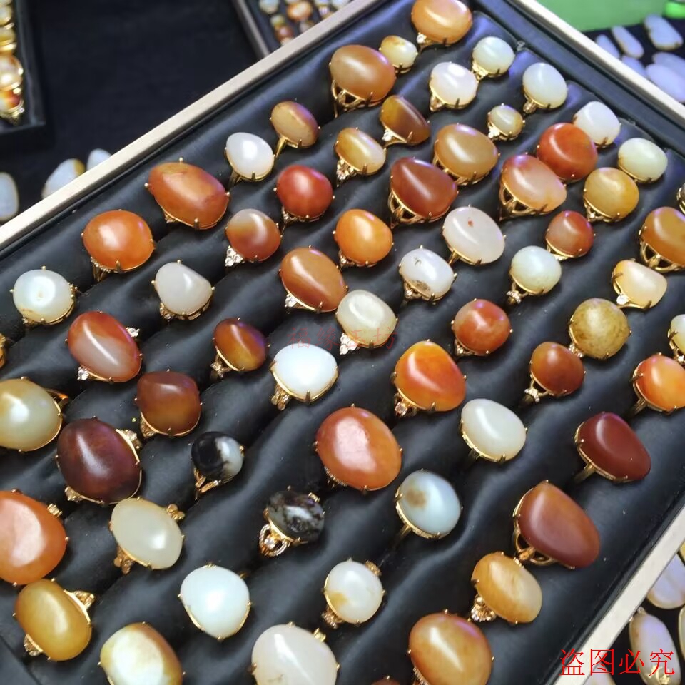 新疆和田玉黄沁皮籽料原石戒指18K金镶玉女士款籽玉戒指