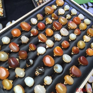 新疆和田玉黄沁皮籽料原石戒指18K金镶玉女士款籽玉戒指