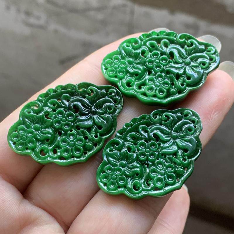 精品镂空雕刻配饰干青翠玉小饰品吊坠配件男女同款玉石项链坠