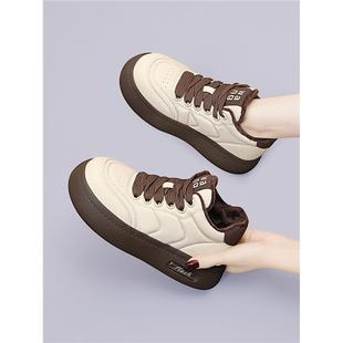 加绒鞋子女款百搭2025新款秋冬季旅游老爹厚底软底运动休闲面包鞋