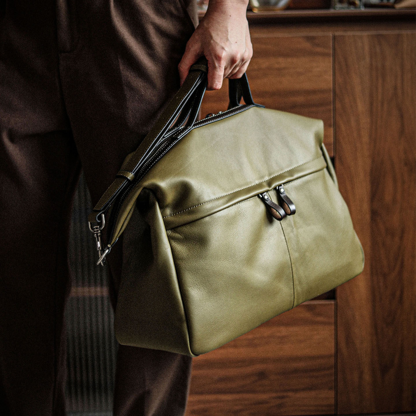 2026春新款男士真皮大容量手提包单肩斜挎健身包通勤休闲电脑包