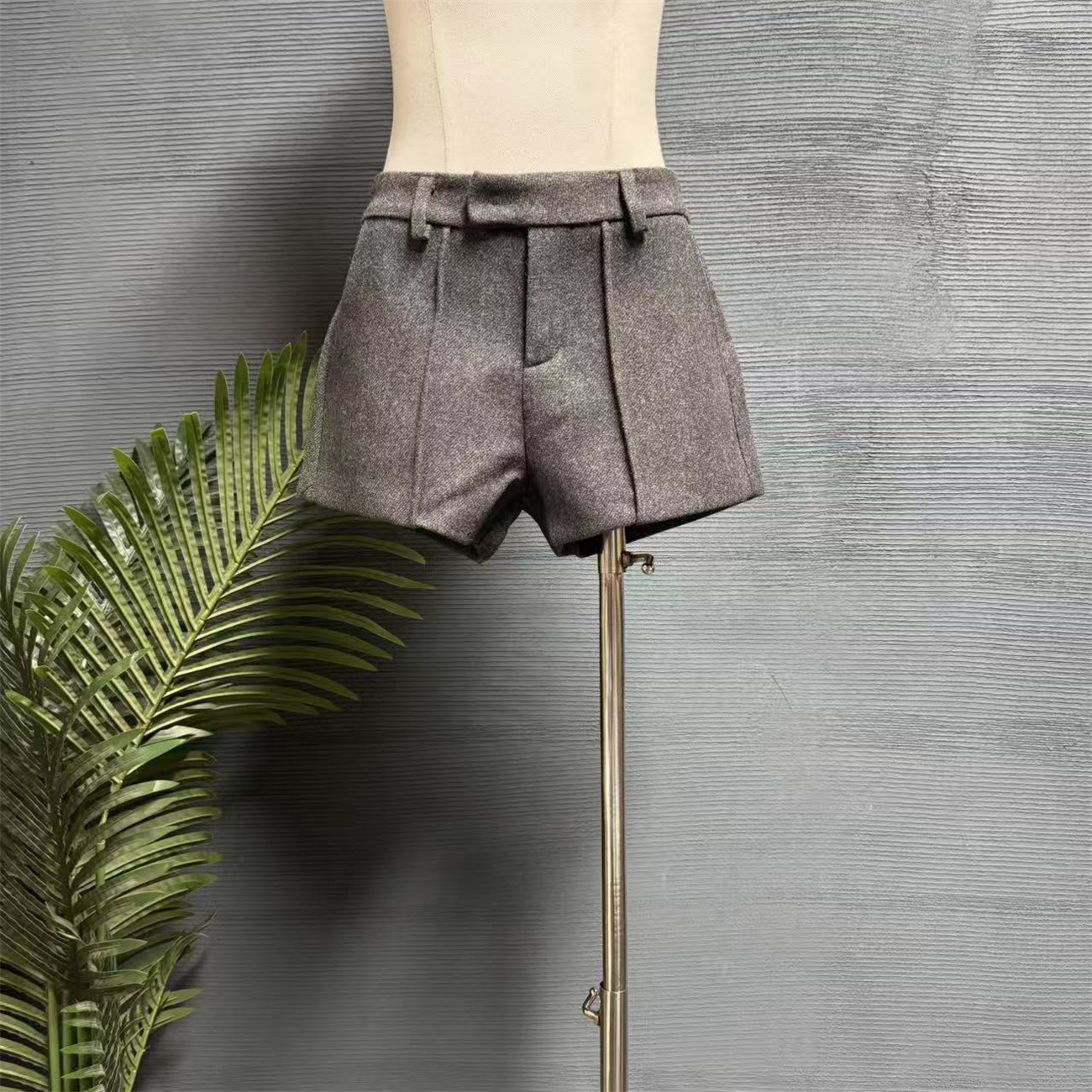 镜服饰2025女秋绵羊毛呢短裤女外穿直筒修身显瘦气质休闲裤20078
