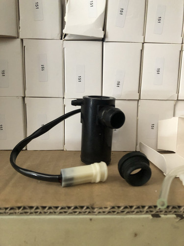 适用解放151俊威悍威奥威赛龙雨刮器喷水电机24V雨刷玻璃洗涤水泵