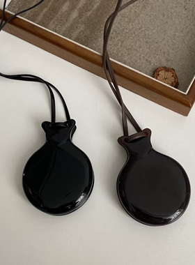 甜酷辣妹中性黑色音乐之镜项链皮绳深棕色树脂可打开双面镜毛衣链