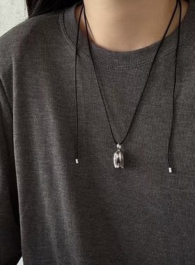 网红同款梦境花园郁金香黑绳项链小众设计感多种戴法长款毛衣链