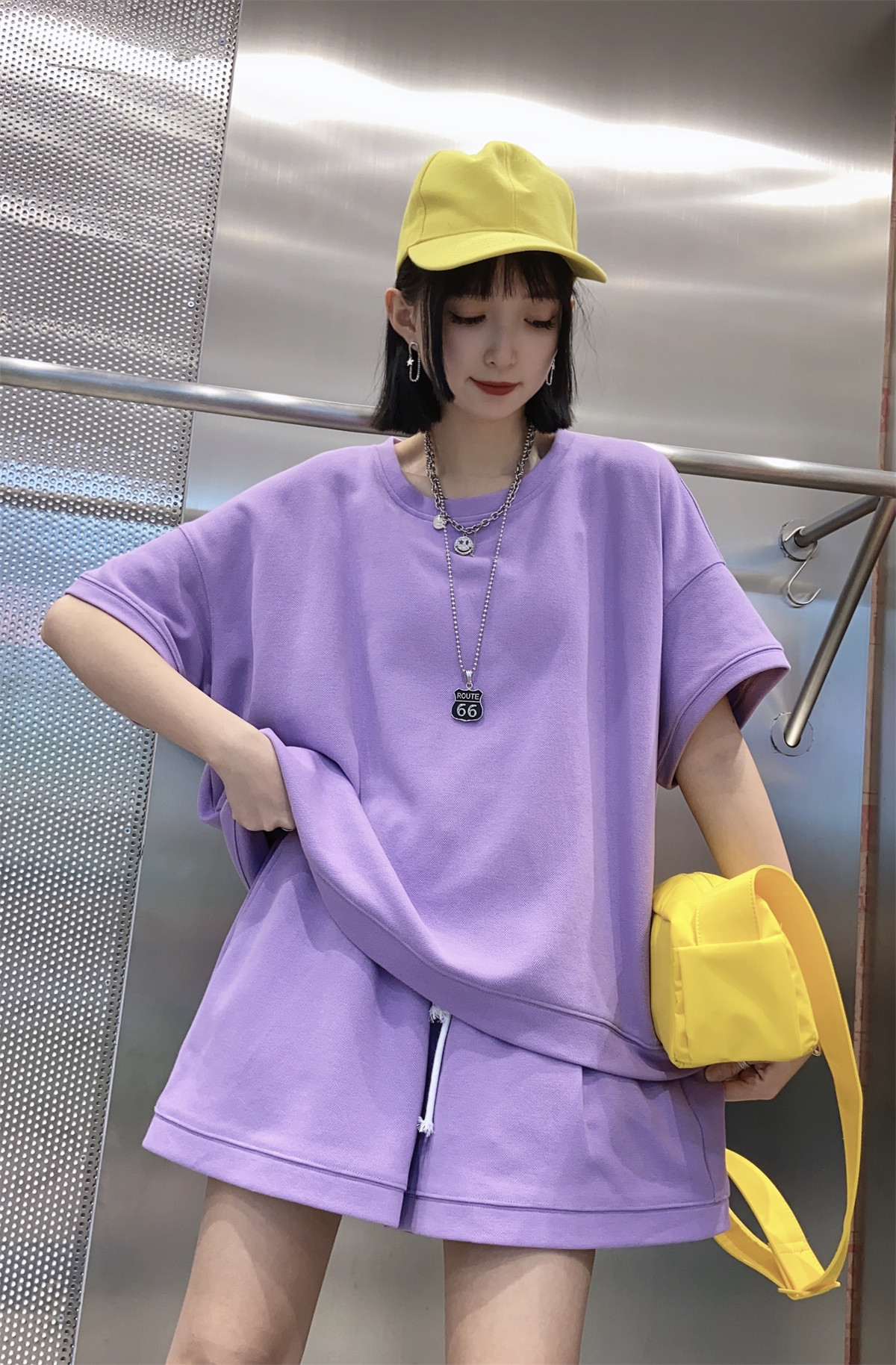 여성을위한 캐주얼 패션 정장 여름 대형 느슨한 다목적 반팔 티셔츠 하이 웨이스트 슬림 스포츠 반바지 2 피스 세트