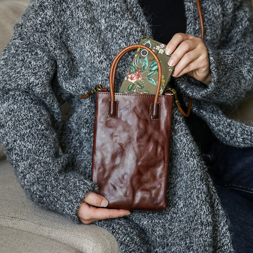 漫色头层牛皮手机包女小众设计