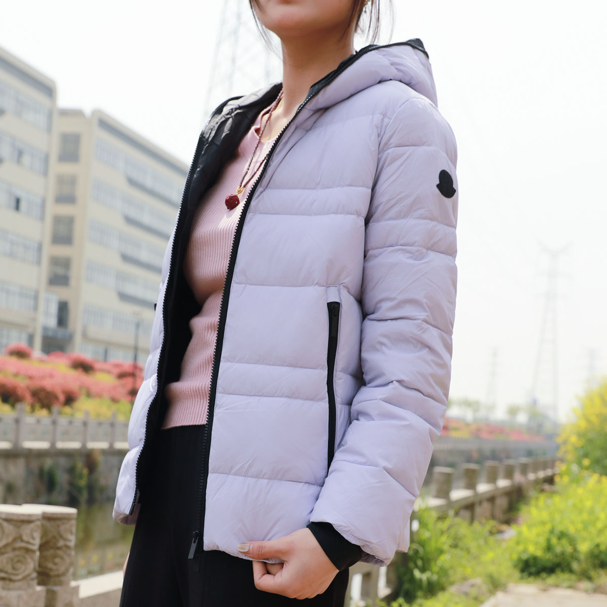 轻户外连帽90绒短款羽绒服女冬季保暖显瘦轻便排骨鹅绒外套