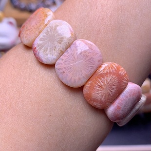 天然珊瑚玉手牌片手链手串多宝粉花玉化打灯透喜欢可拍下