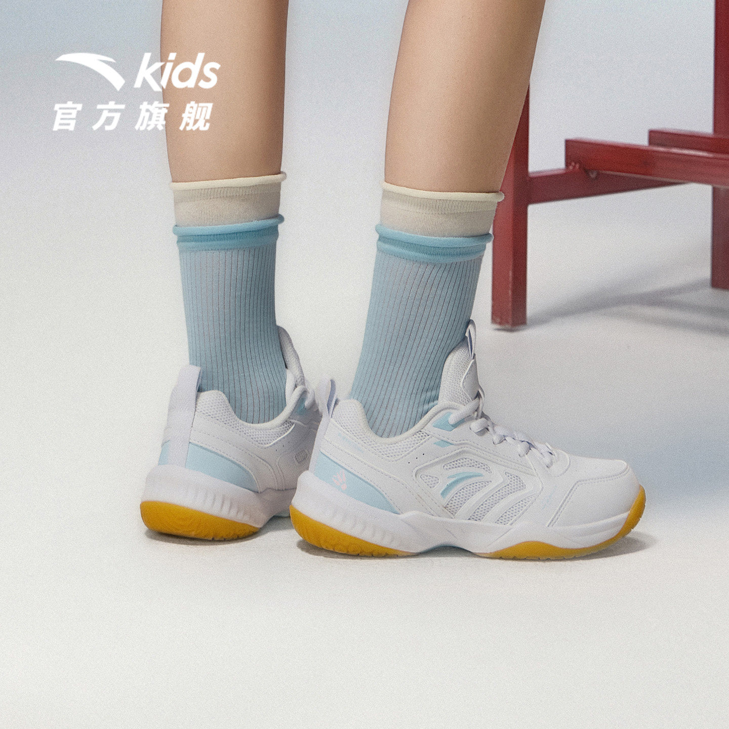 安踏儿童女大童乒羽鞋