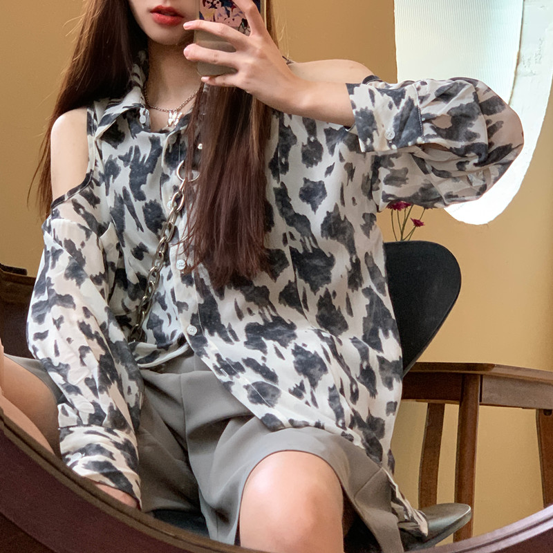 Design chic niche Long Sleeve Chiffon shirt women's summer sunscreen off shoulder Sexy Leopard Print leaky shoulder top