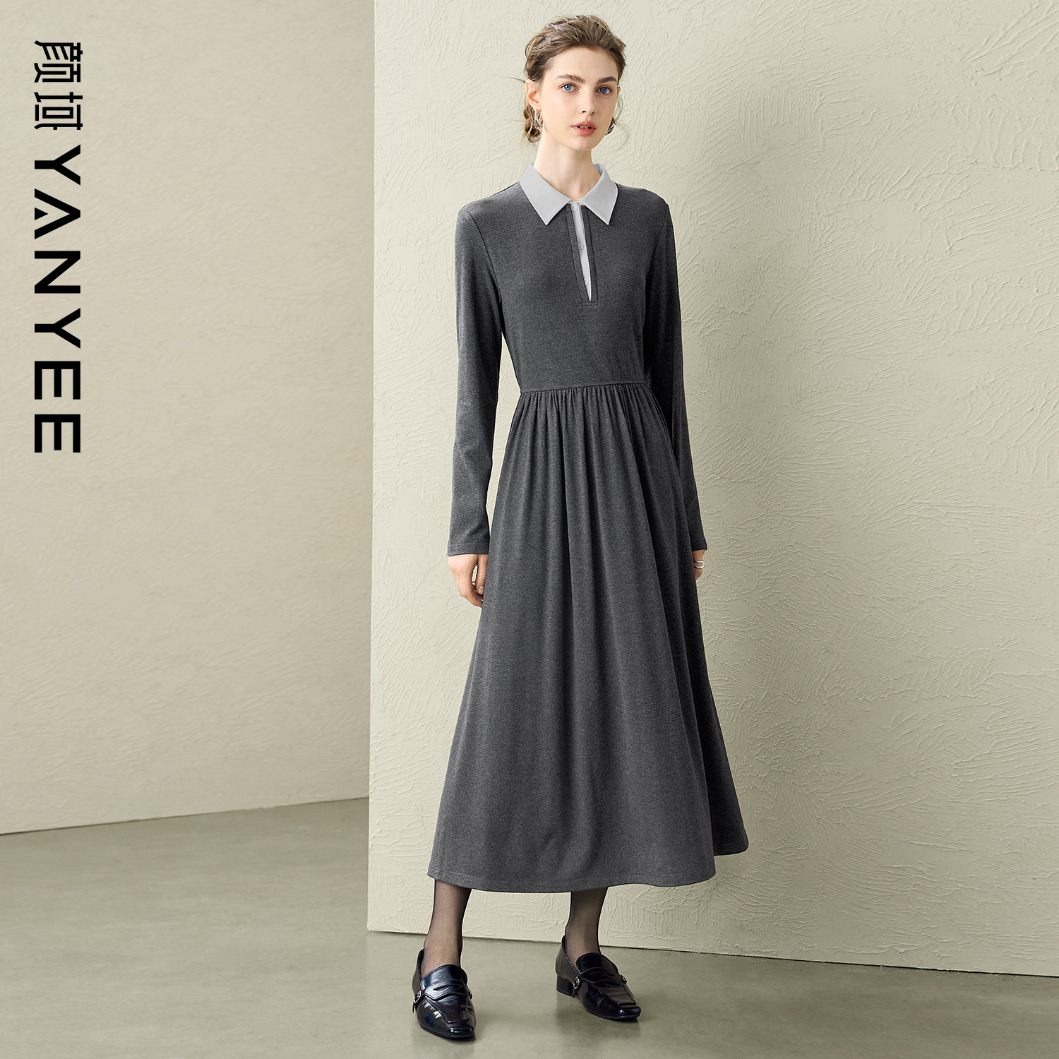 颜域灰色收腰针织连衣裙