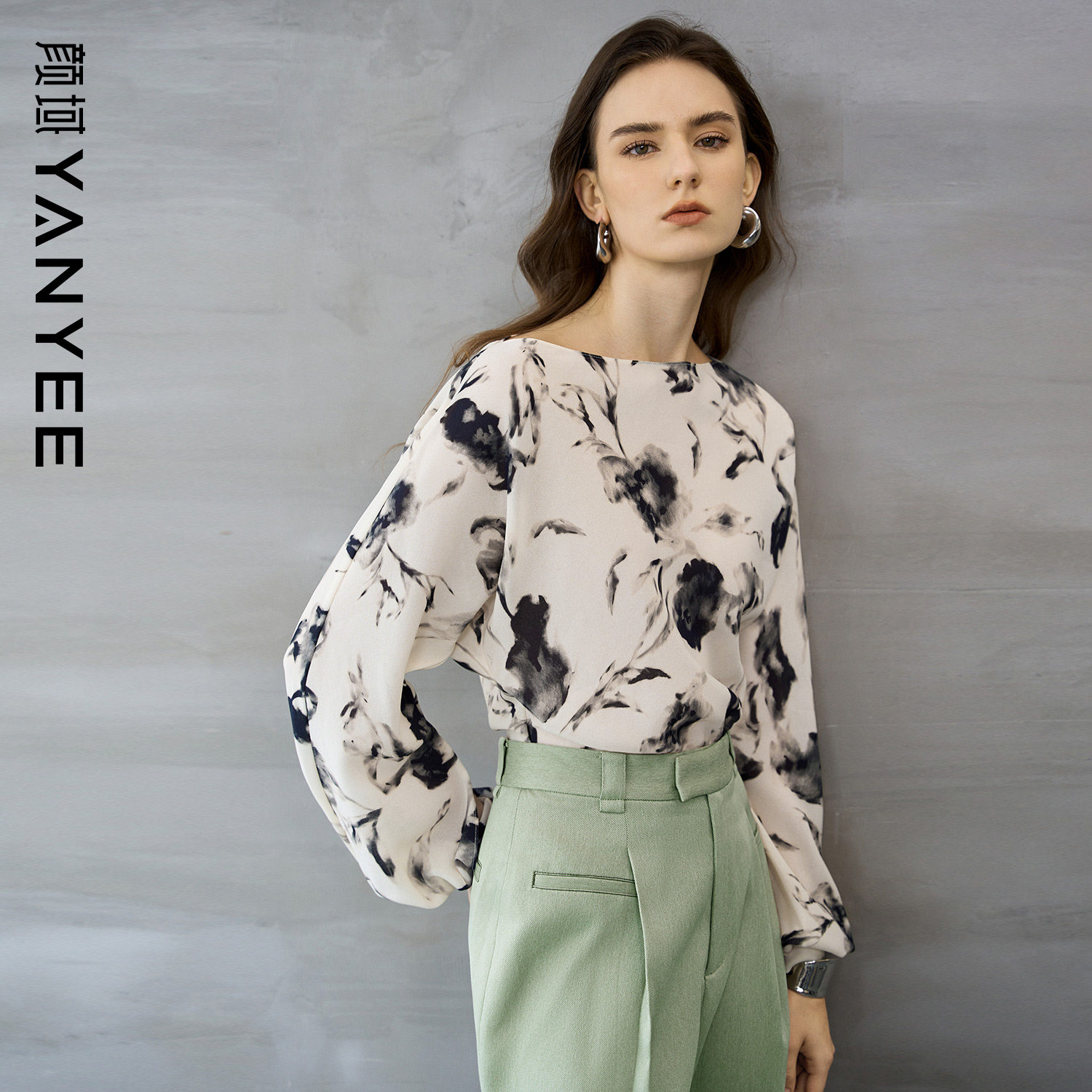 颜域水墨印花泡泡袖衬衫