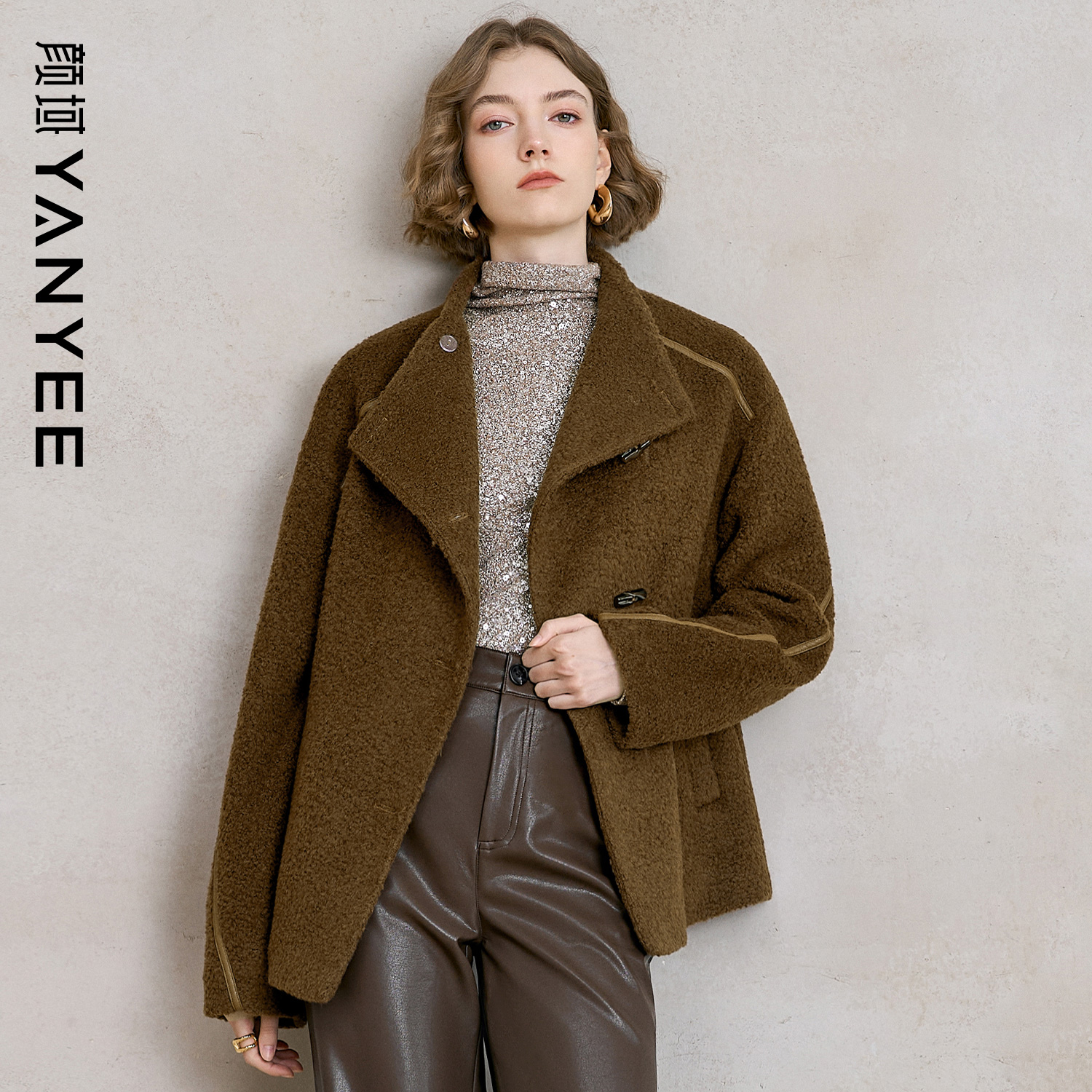 颜域宽松咖色翻领短款毛呢外套