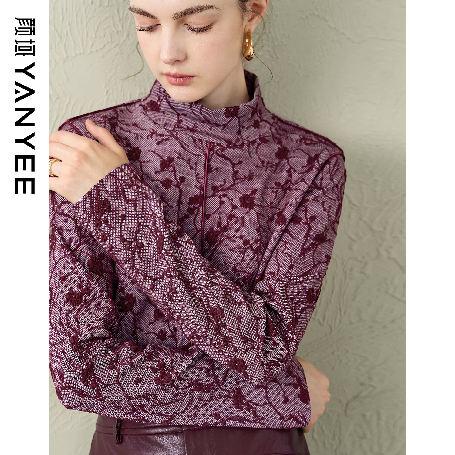 颜域红色立领印花针织衫