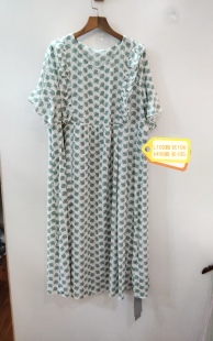 数 多码 绿色印花休闲简约显瘦连衣裙 咨询库存下单