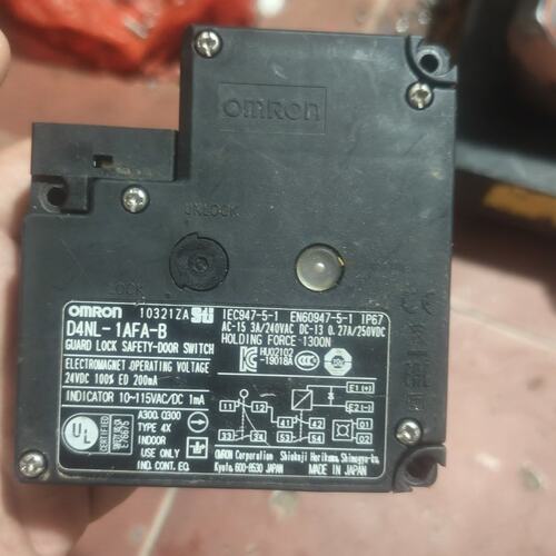 议价安全门限位开关D4NL-1AFG-BD4NL-1AFA-BD4NL-2AFG-B