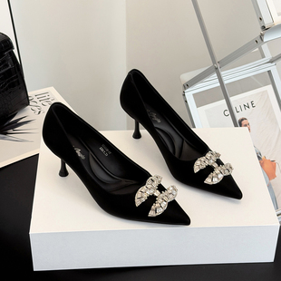 通勤百搭气质优雅显瘦单鞋 黑色水钻尖头浅口单鞋 女7cm细跟高跟鞋