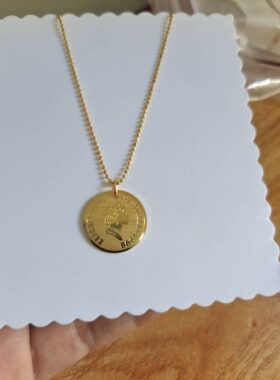 女王双面圆牌18k黄金币吊坠项坠