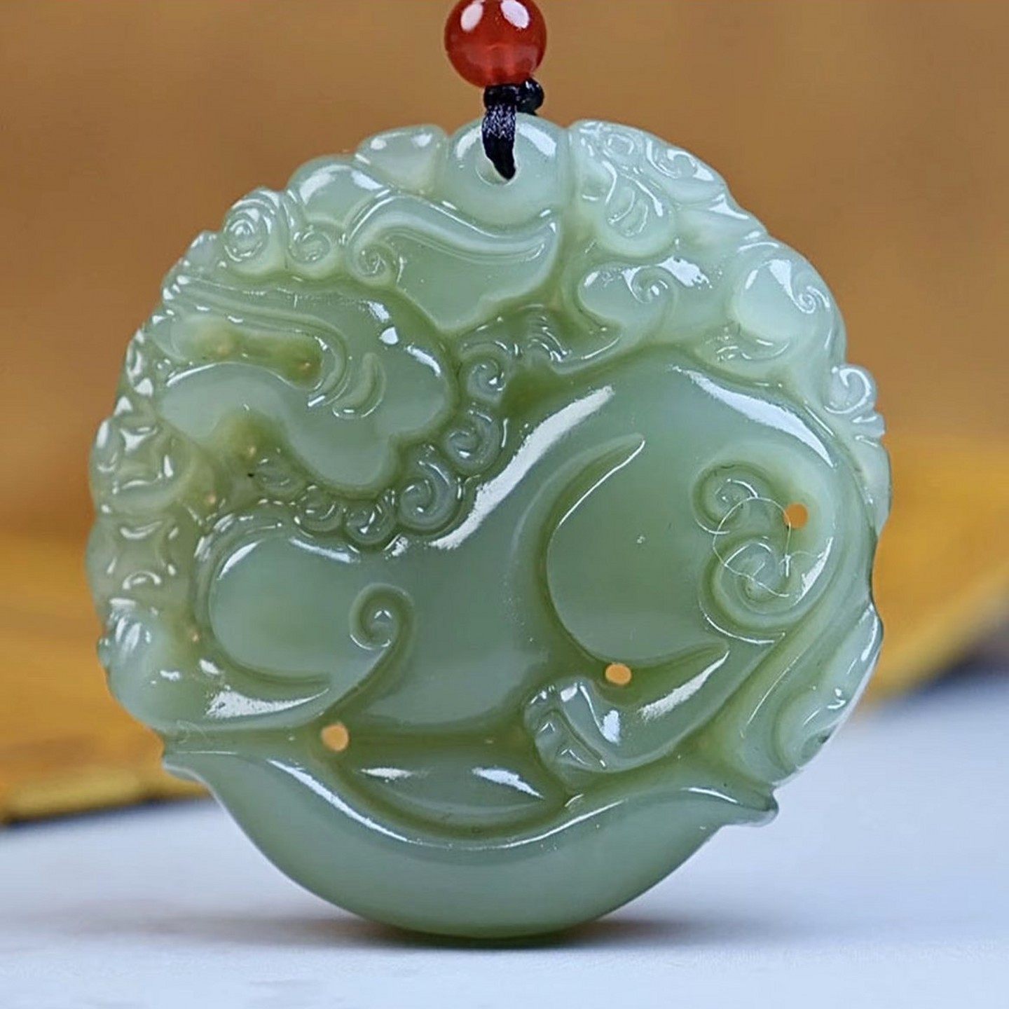 浅绿色青白玉貔貅挂件男女款