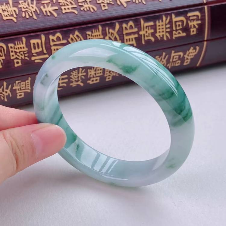 冰糯种飘花翡翠处理玉镯子