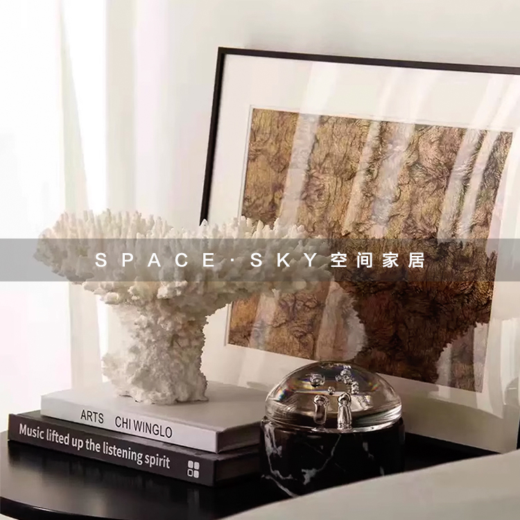 样板间床头柜装饰画仿真珊瑚摆件