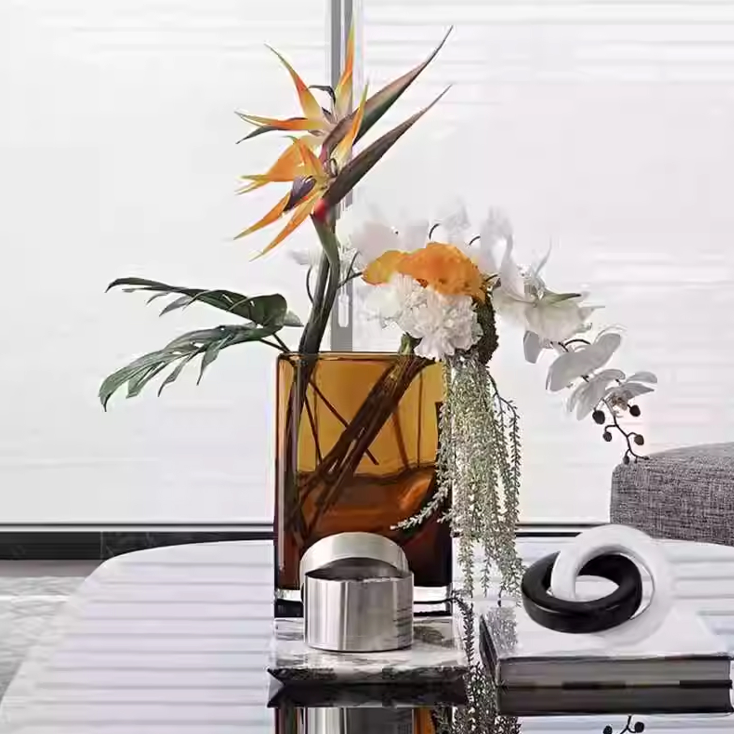 现代简约样板间客厅茶几摆件